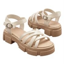 Sandales à brides croisées blanches